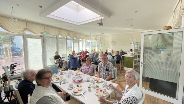 Das Generationsfrühstück im Café Harmonie 